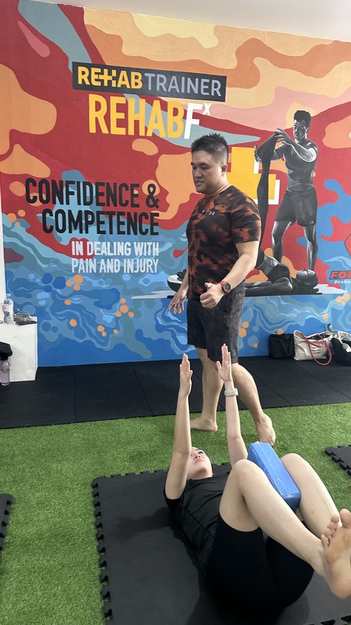Abed Santoso — Rehab Trainer Educator, coaching di studio ForeverFit